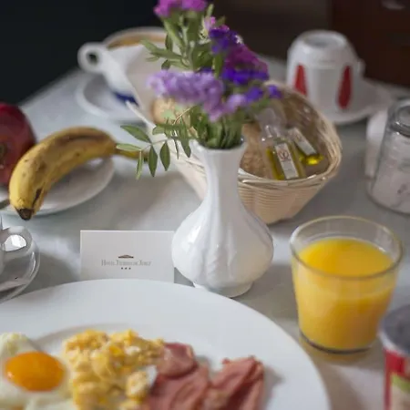 Trafalgar Hotel 3*
