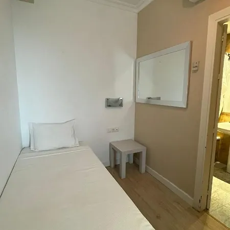 Trafalgar Hotel