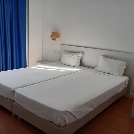 Trafalgar Hotel 3*