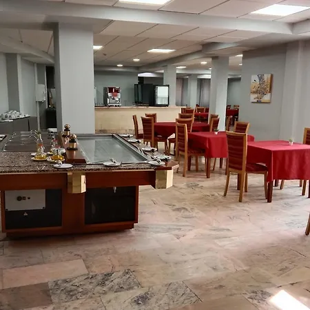 Trafalgar Hotel