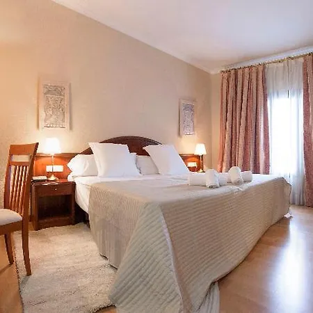 Trafalgar Hotel